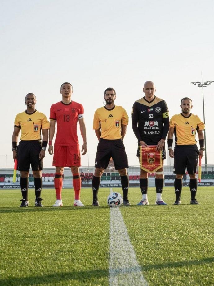 乐鱼体育下载-国足2比2战平乌兹别克，邵佳一遗憾未能成功复仇，痛失好局